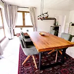 Semesterbostad Birds-nest Balkon Waldblick Kamin