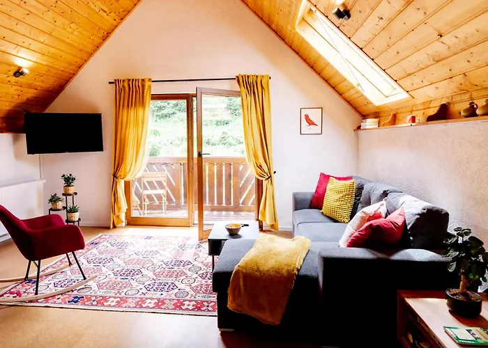 Birds-nest Balkon Waldblick Kamin Darstein