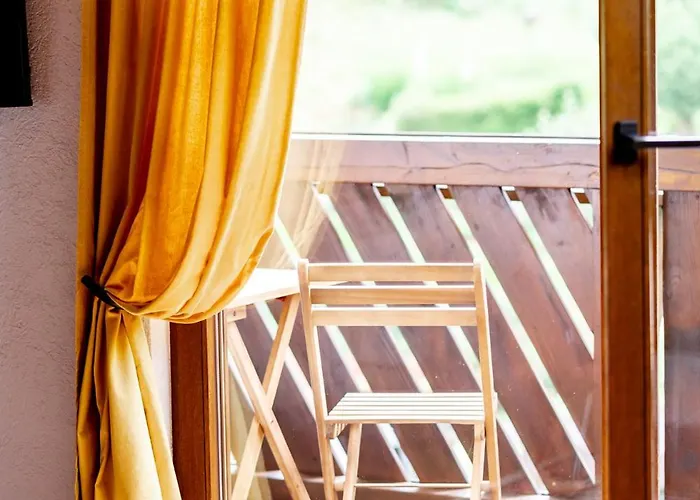 Birds-nest Balkon Waldblick Kamin Darstein