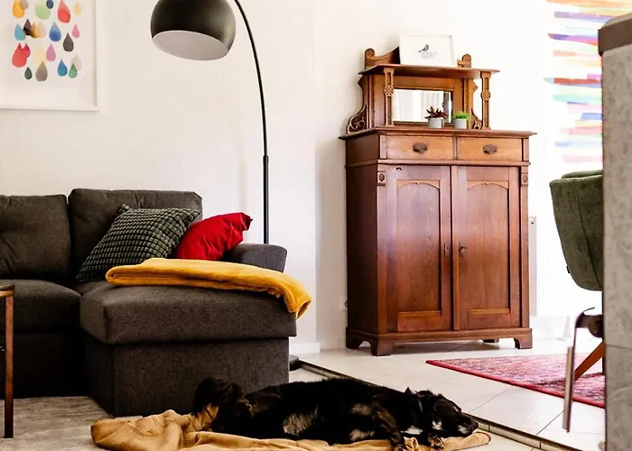 Birds-nest Balkon Waldblick Kamin Darstein